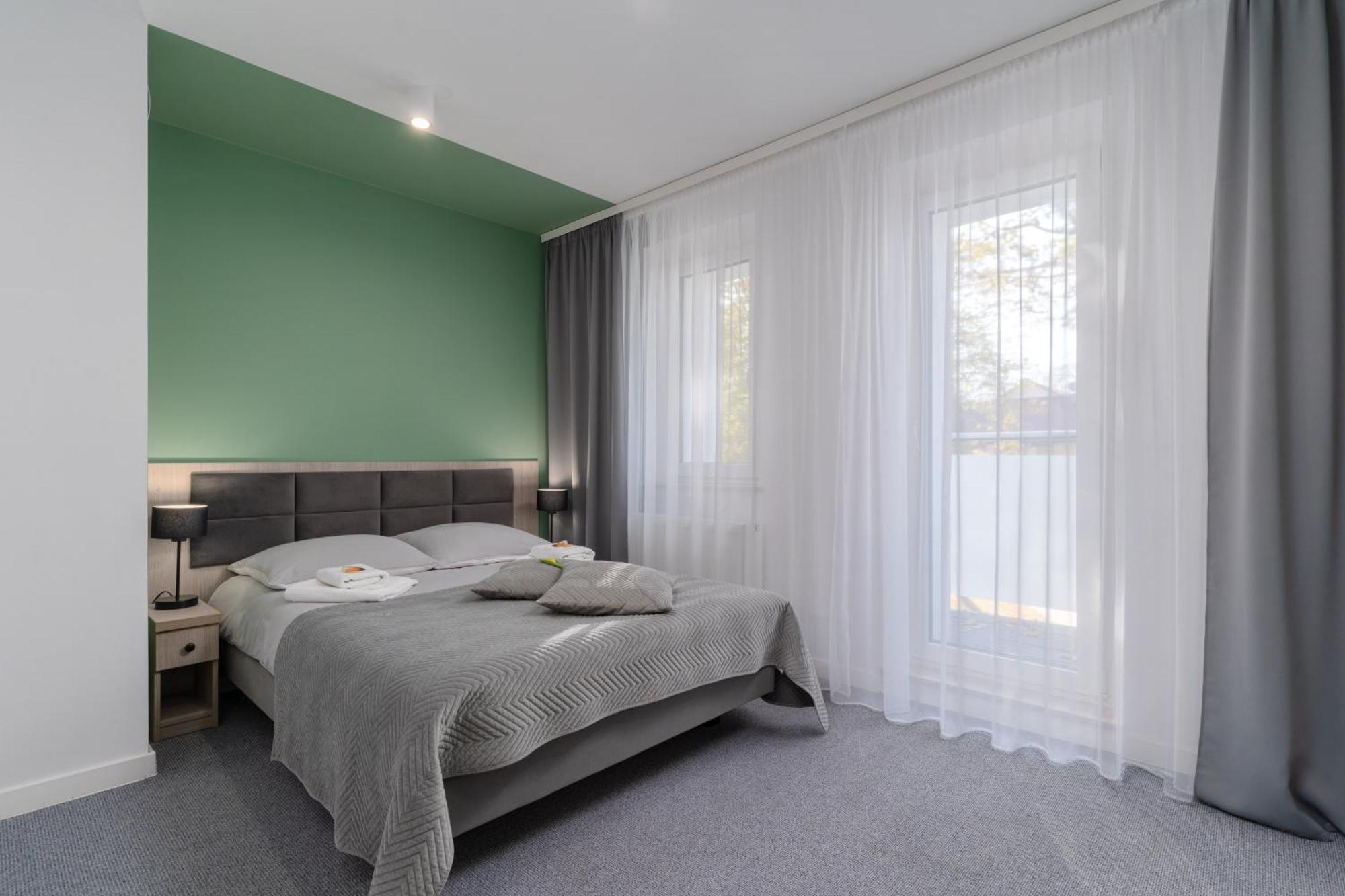 Hotel W Dobieszkowie Strykow Ngoại thất bức ảnh